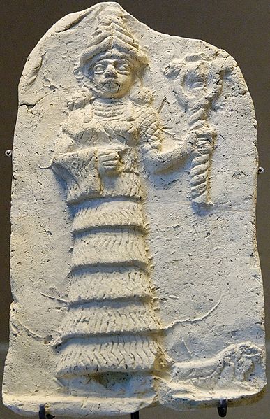 Ishtar. Bassorilievo in terracotta , secondo millennio a.C., da Eshnunna.